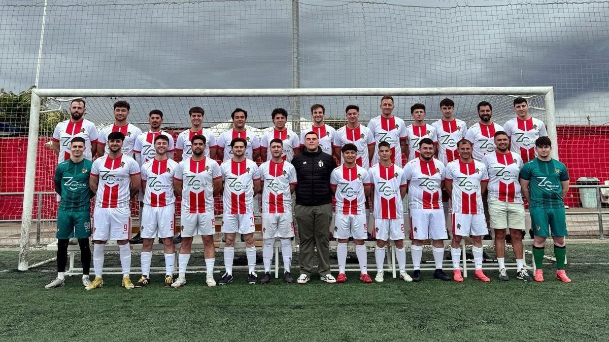 Los jugadores del Ajax de Juslibol B serán los encargados de dar el pregón de fiestas.