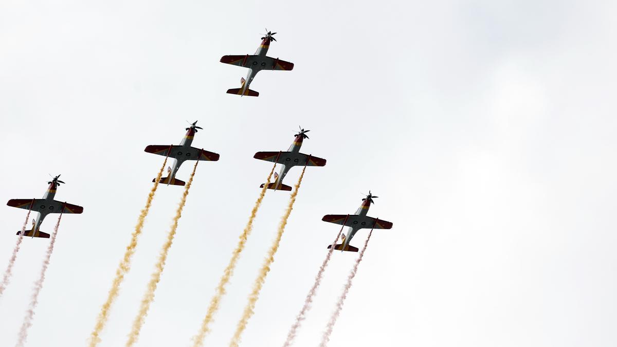 El rey Felipe y la princesa Leonor durante el desfile de las Fuerzas Armadas con motivo de la Fiesta Nacional