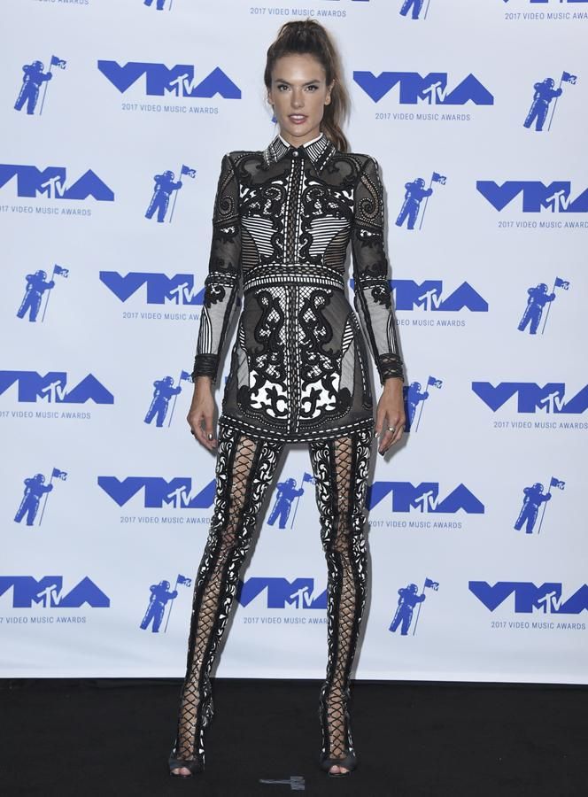 Alessandra Ambrosio en los MTV Video Music Awards 2017