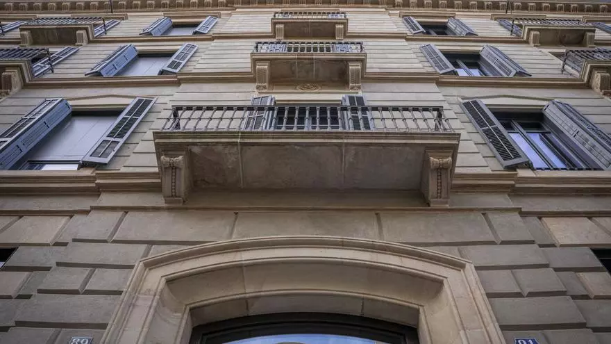 Bodas.net inicia un ERE en Barcelona para despedir a 175 trabajadores