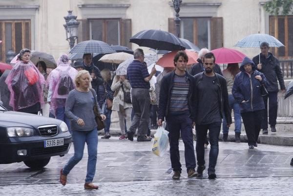 Dilluns de «Temps de Flors» sota la pluja