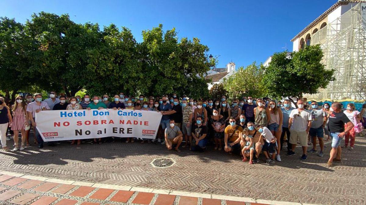 Los trabajadores del Hotel Don Carlos protestan por el ERE.