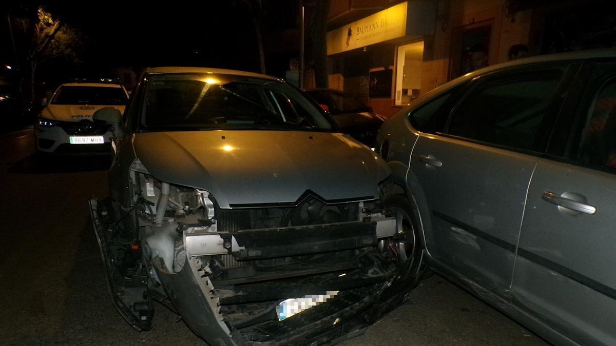 El coche del conductor investigado, tras la colisión.