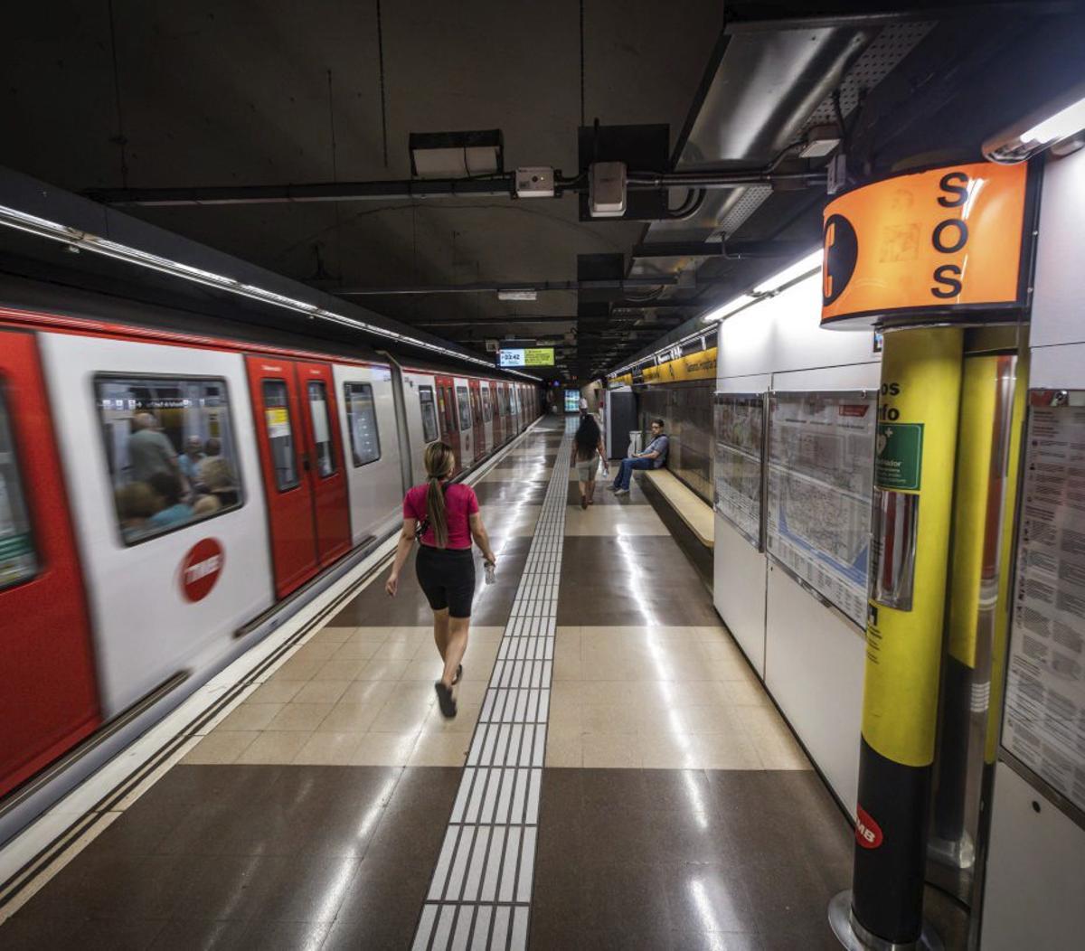 Tres suïcidis i 14 intents fallits al metro els últims sis mesos