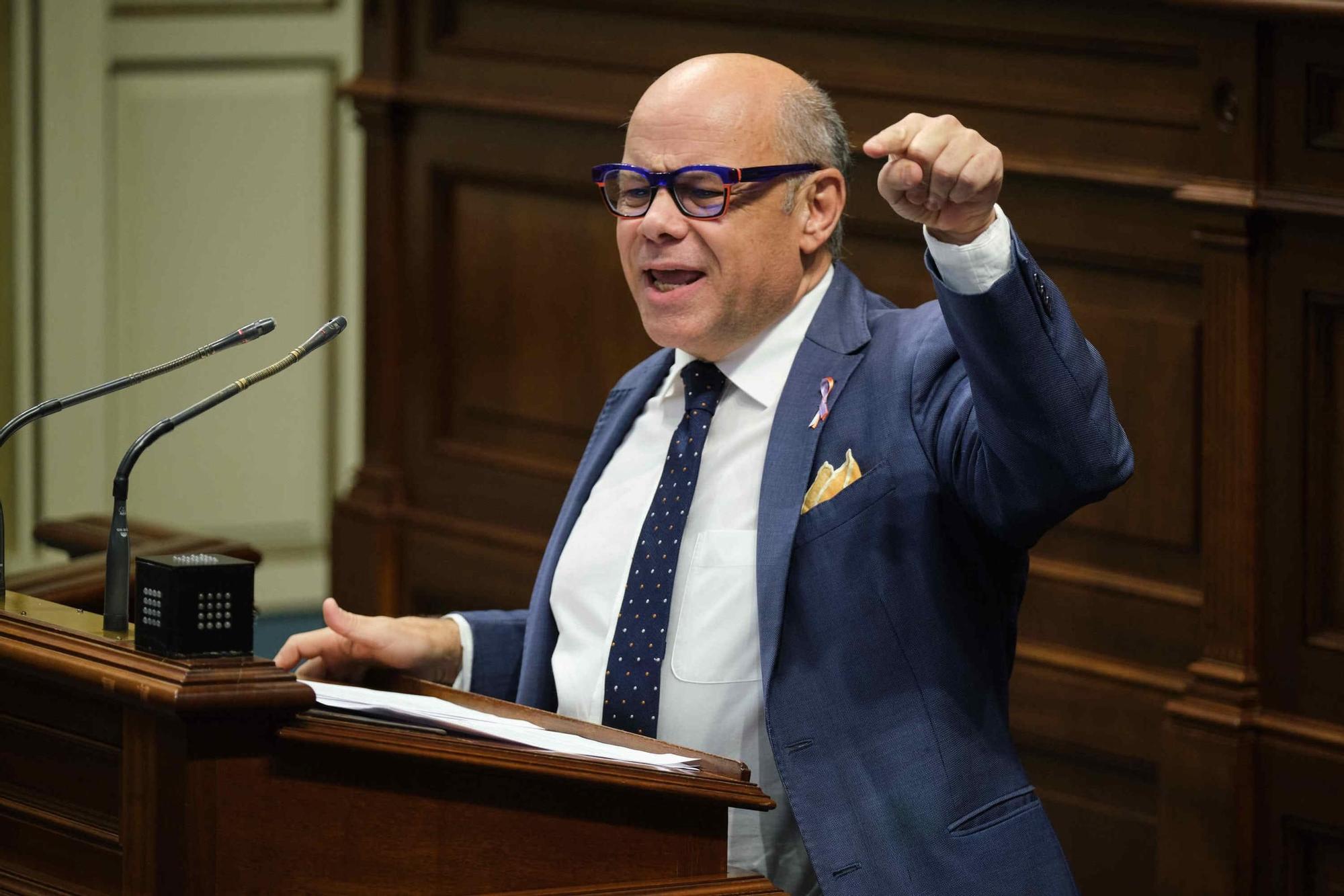 Sesión plenaria del Parlamento de Canarias.