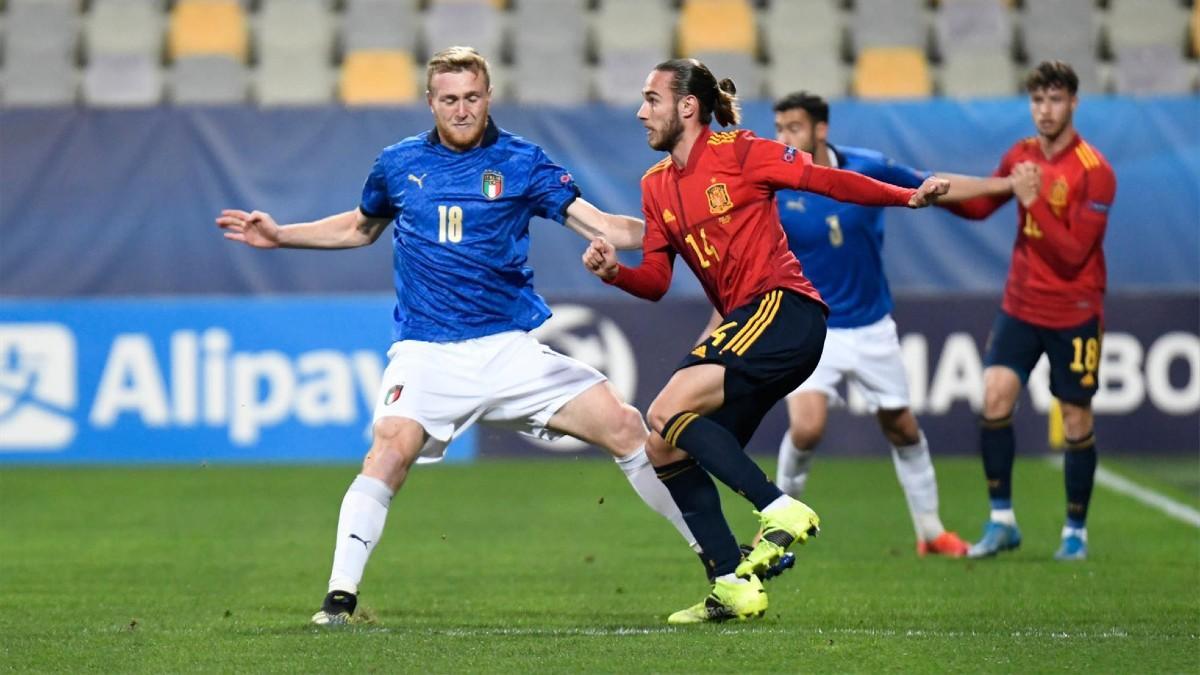 Mingueza durante su debut con la selección sub-21