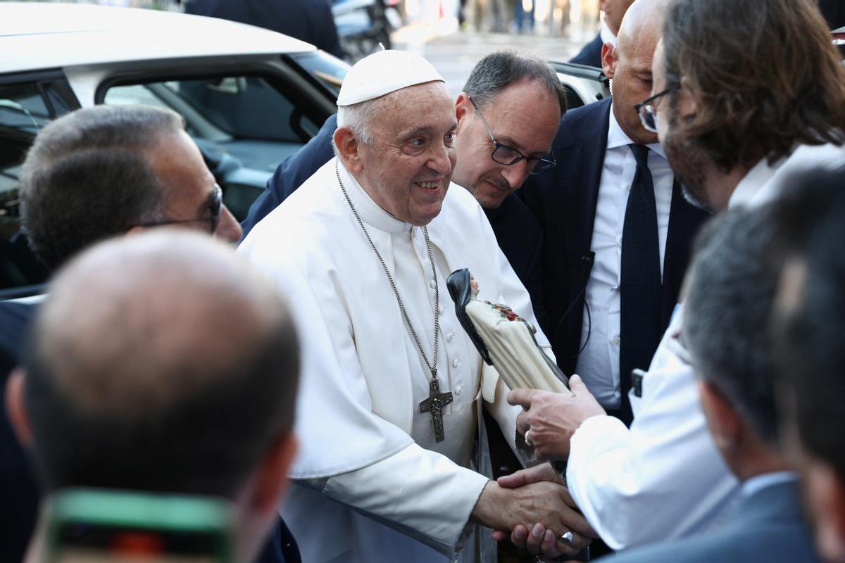 El Papa sale del hospital tras ser operado de una hernia abdominal