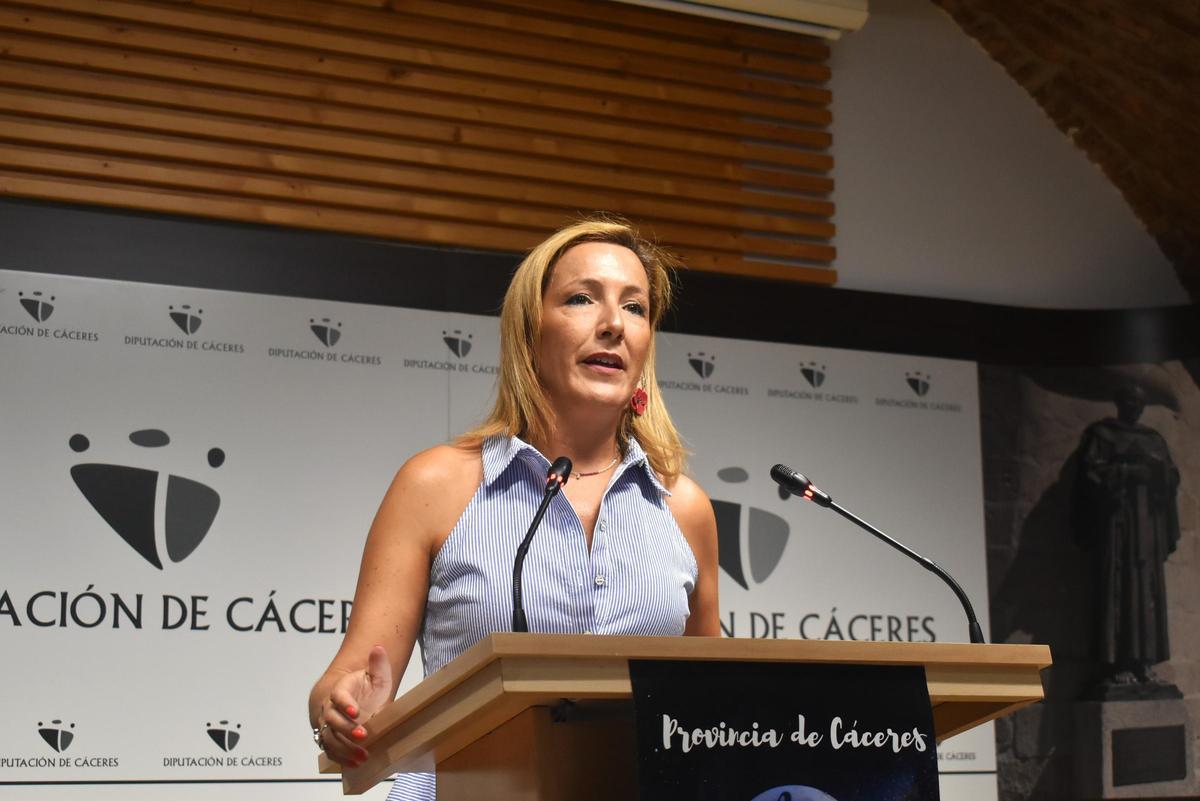 Elisabeth Martín, en rueda de prensa.