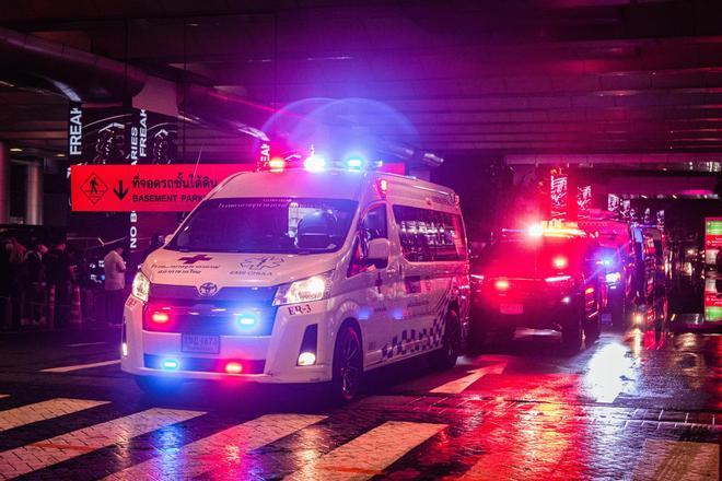 Al menos 27 muertos en un gran incendio en un pub de Bangkok