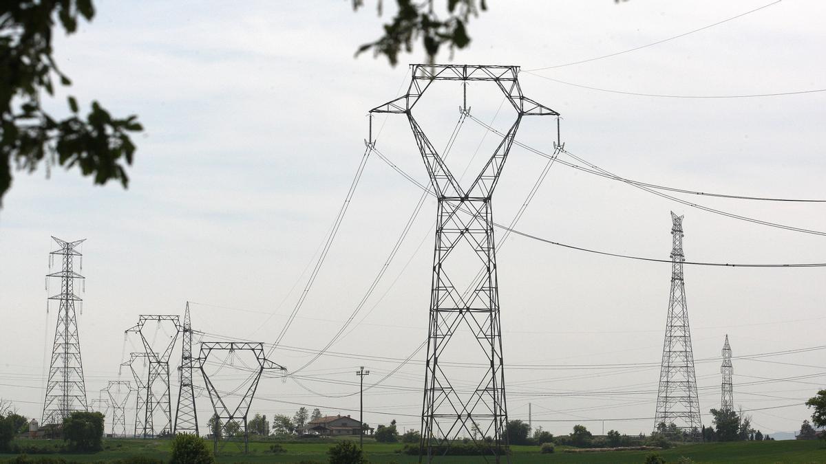 Moren almenys sis persones al caure una torre elèctrica al Brasil