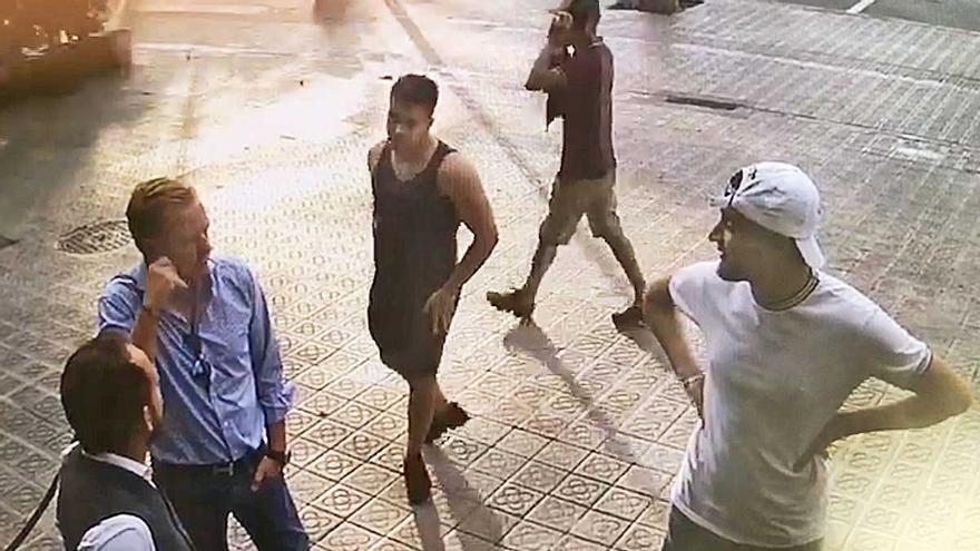 Unos ladrones roban un reloj a un turista en Barcelona