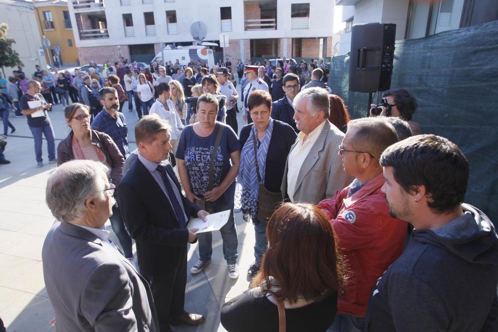 Multitudinari minut de silenci a Caldes per la tragèdia del Mas Oller