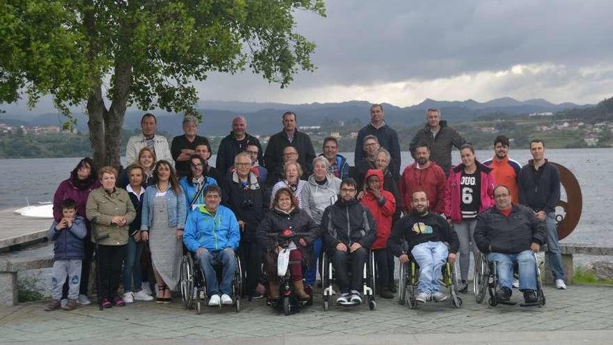 Foto de familia en Castrelo de Miño. // FdV