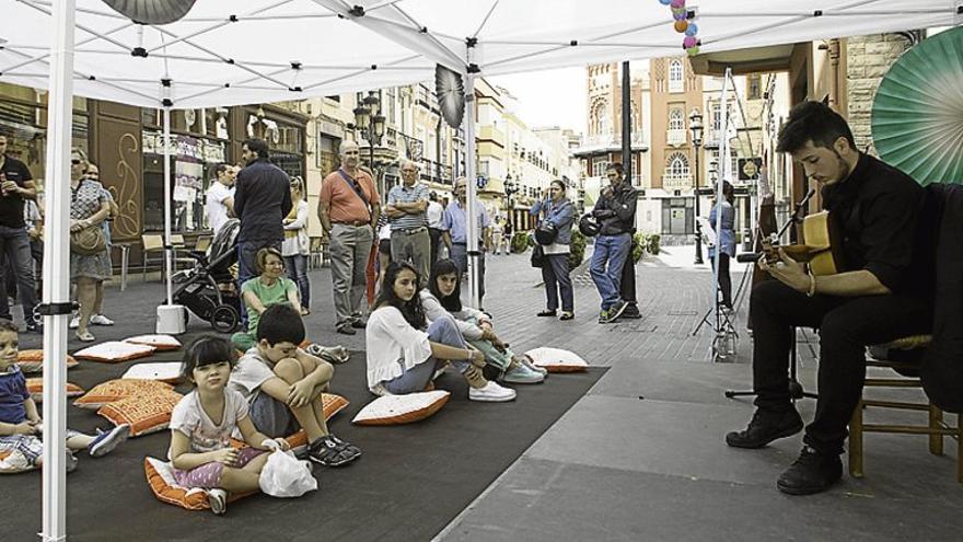 Más de la mitad de los comercios del centro de Badajoz abrirán este domingo