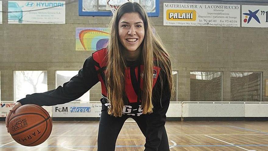 Un viatge de Suïssa a Girona amb el premi de debutar a la Lliga Femenina