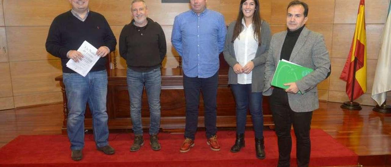 El acto de presentación de las actividades de Navidad en el Concello de Cambados. // Noé Parga