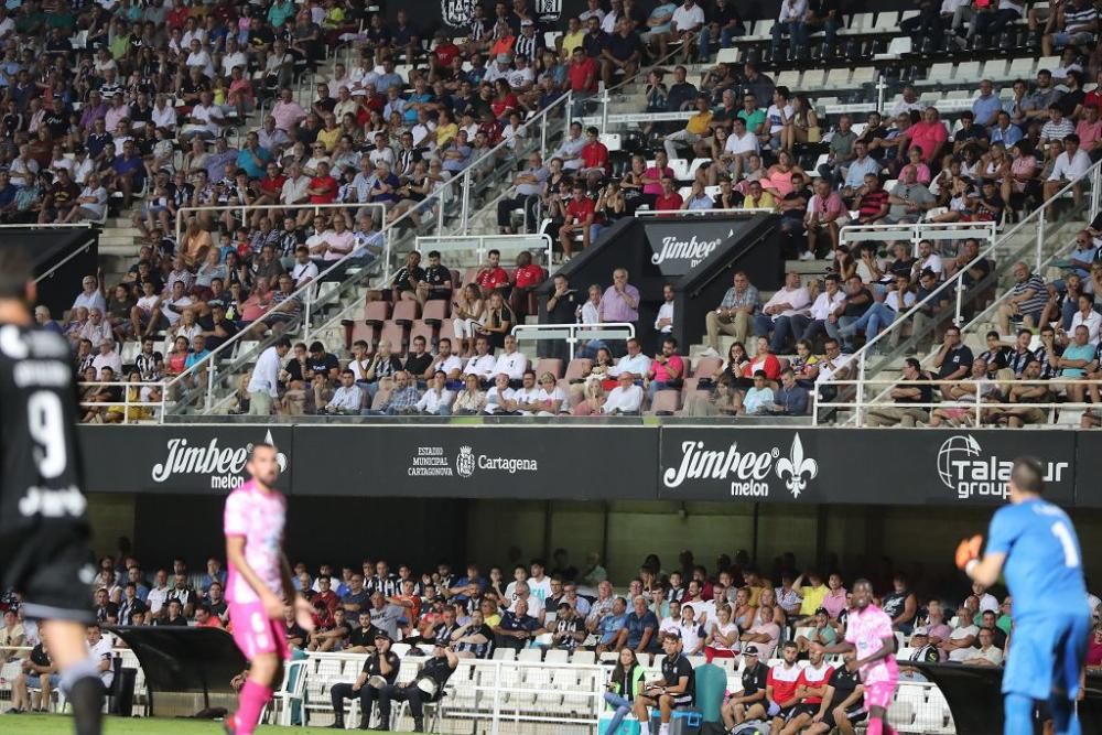 El FC Cartagena da por bueno el empate