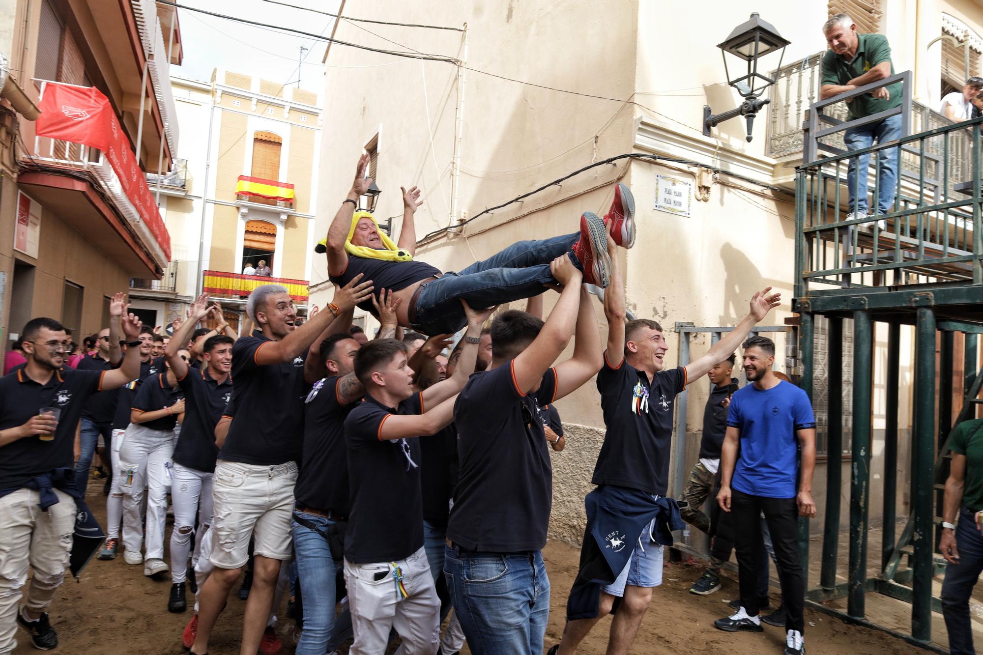 Fotos de ambiente y de los toros de la tarde taurina del martes de fiestas en Almassora