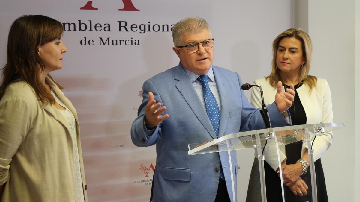El portavoz del PSOE en la Asamblea Regional, Pepe Vélez.