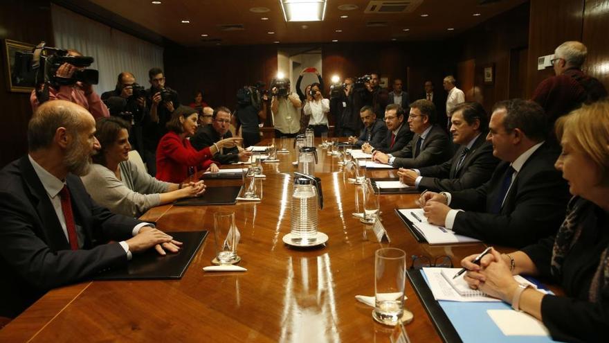 Reunión de alto nivel para evitar el cierre de las factorías de Alcoa en A Coruña y Avilés.