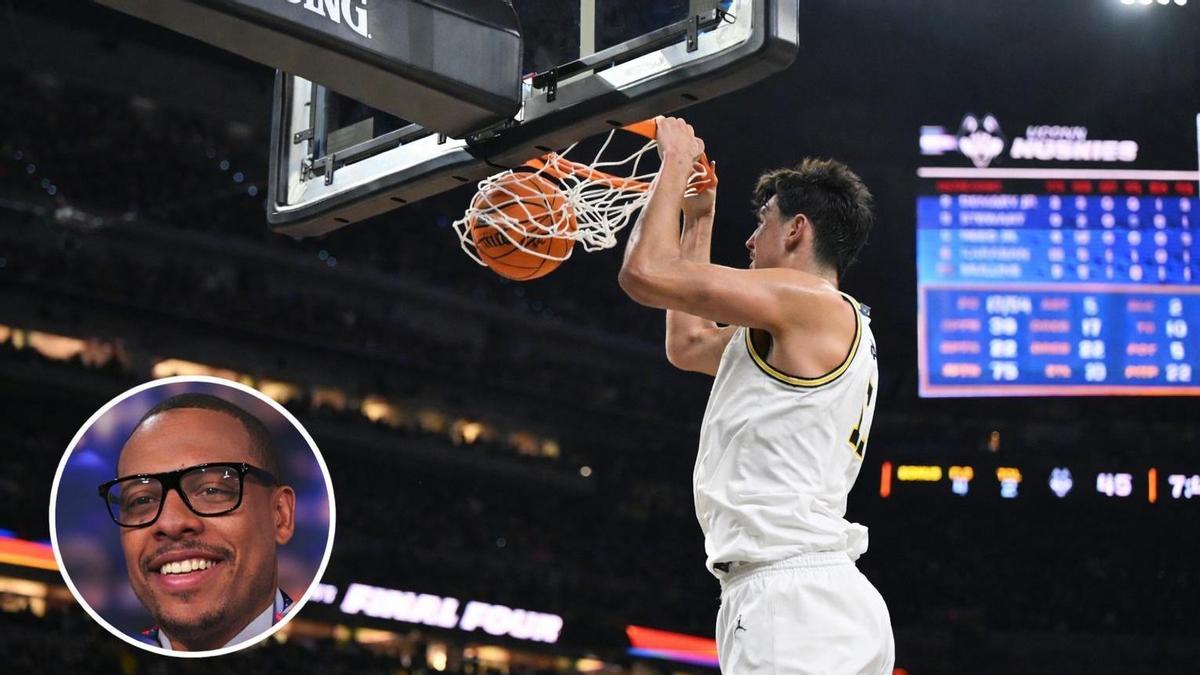 Aday Mara se cuelga del aro durante la final de la NCAA.