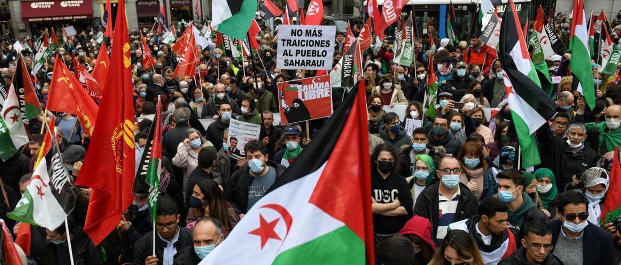Multitudinaria concentración en Madrid por el pueblo saharaui.