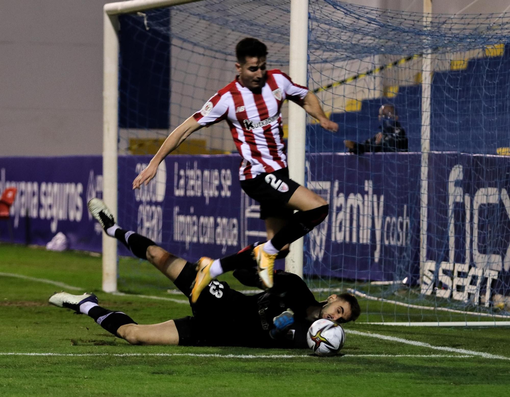 El supercampeón sufre en Alcoy (Alcoyano 1 - Athletic 2)