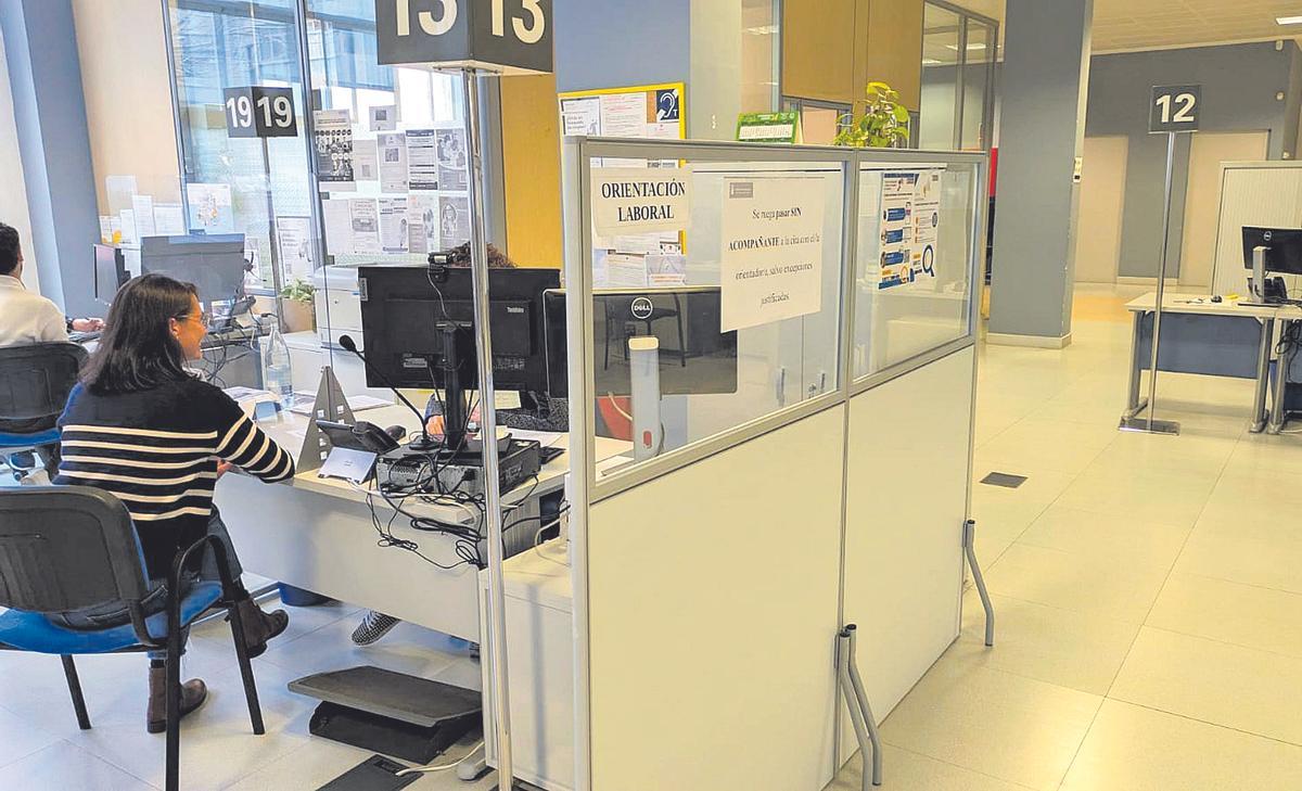 Servicio de orientación laboral en una de las oficinas del Servicio Canario de Empleo.