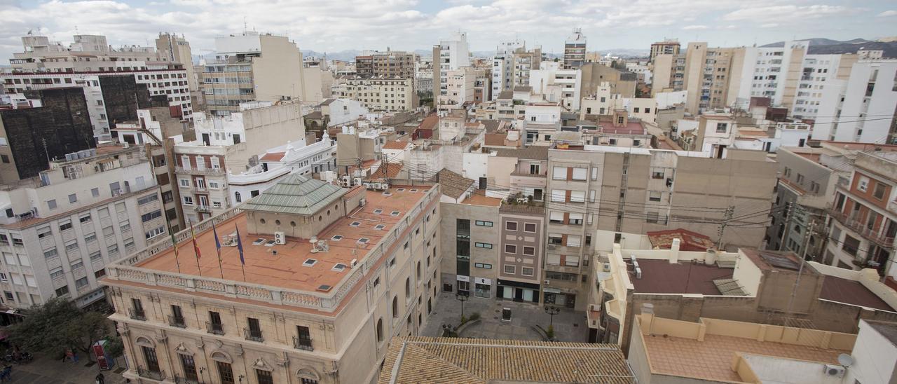 Imagen aérea del edificio noble del Ayuntamiento de Castelló.