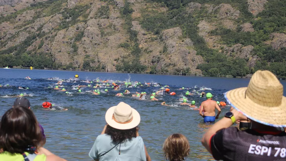 Alonso y Gómez reinan en la Travesía a Nado Lago de Sanabria