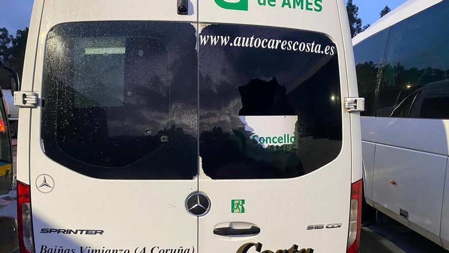 Rompen el cristal del autobús de transporte adaptado de Ames