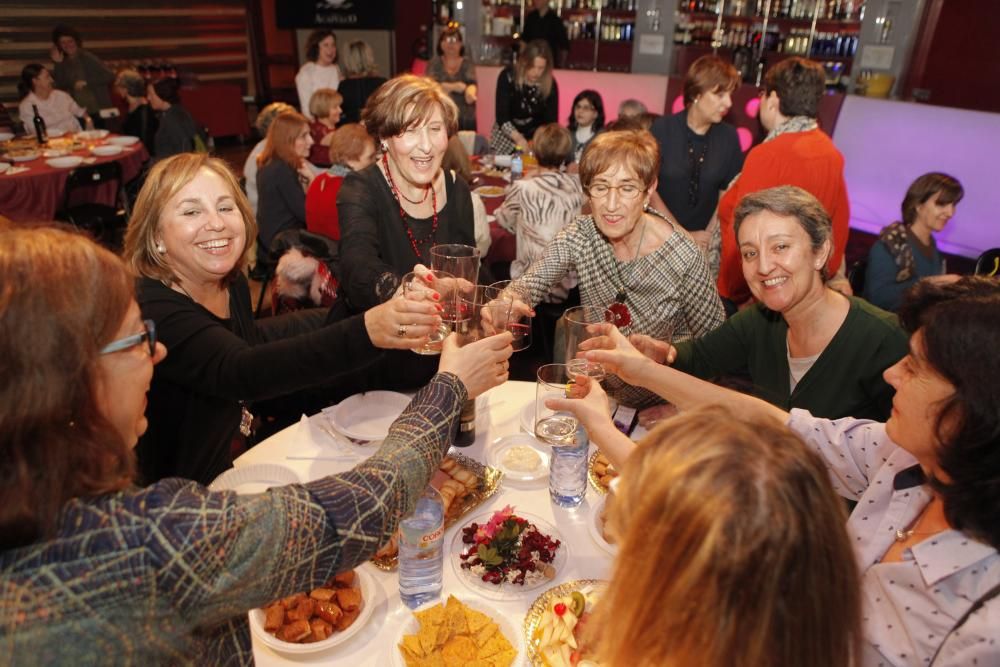 Noche de comadres en Gijón.