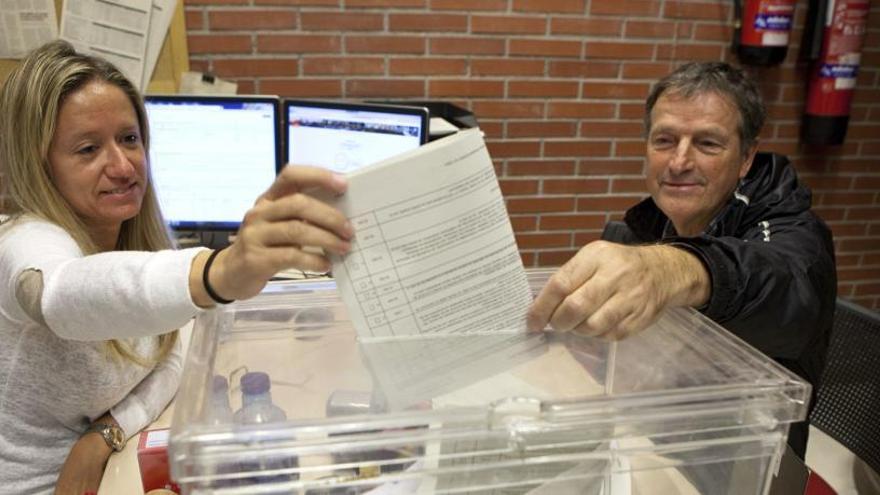 Participantes en la votación de presupuestos participativos del año pasado.