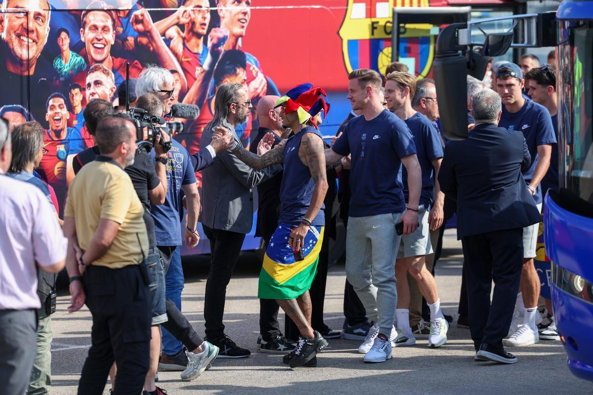 ¡De locos! Las mejores imágenes de una ciudad entregada al Barça