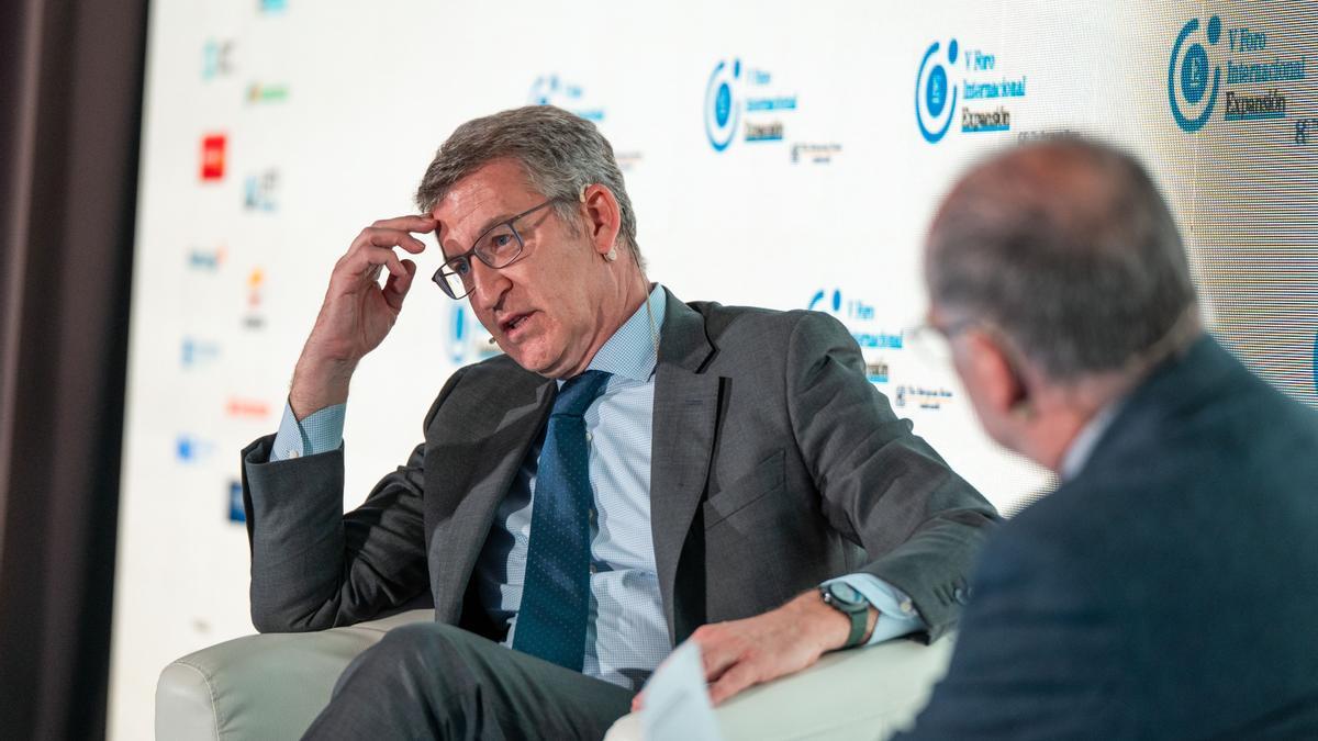 El presidente del PP, Alberto Núñez Feijóo, participa en el V Foro Internacional de Expansión “Retos para una nueva era económica y geopolítica”  en Alcalá de Henares.