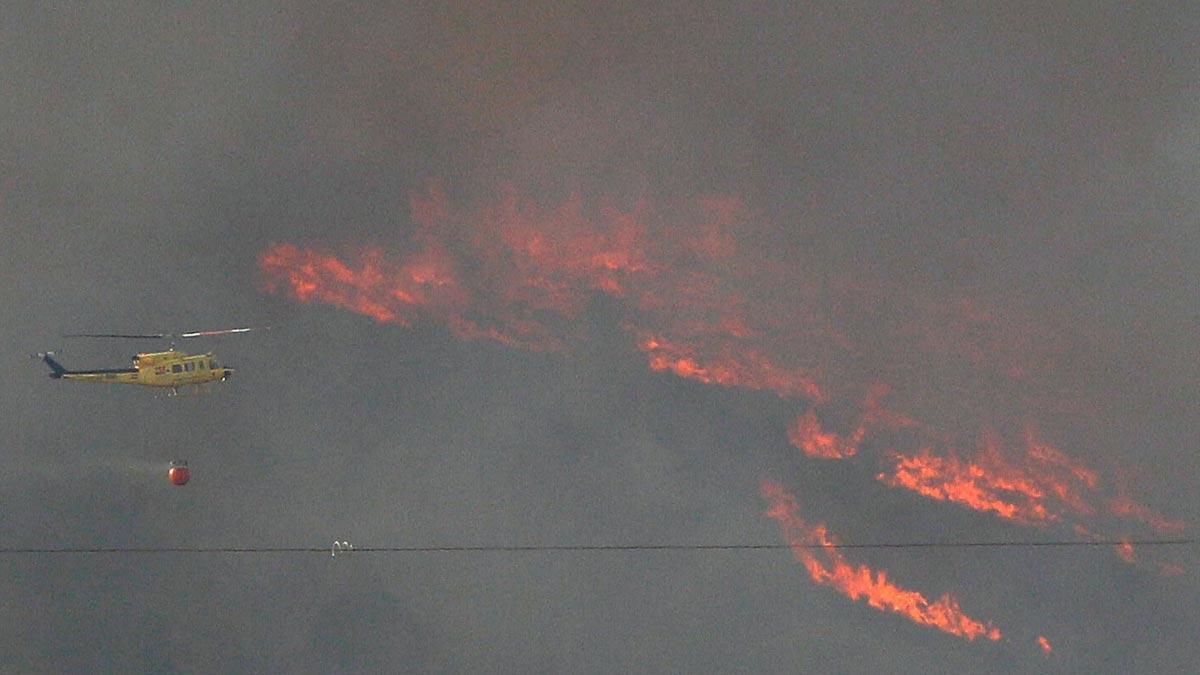 El incendio forestal de Beneixama (Alicante) arrasa 830 hectáreas.