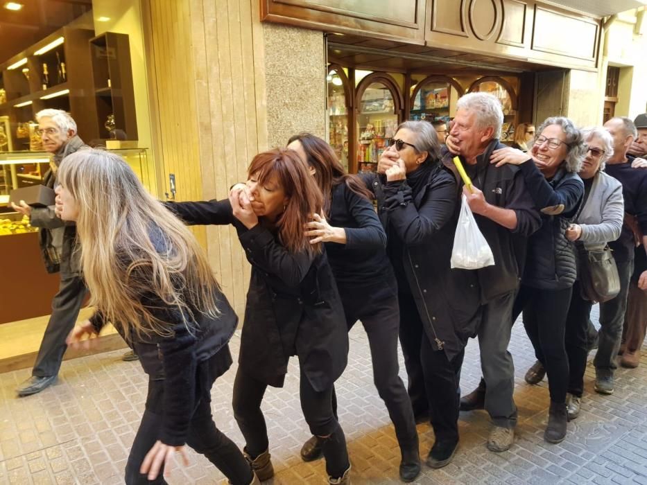 Berga reclama la llibertat d'expressió amb teatre al carrer