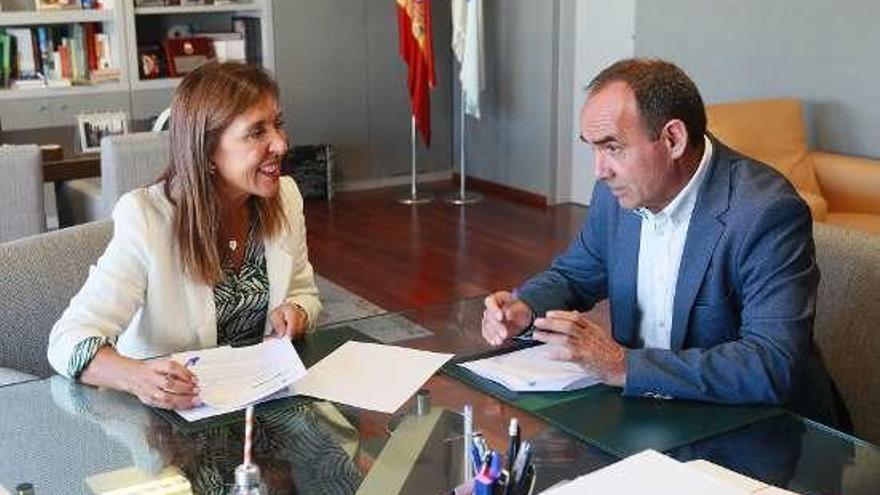 Reunión de Beatriz Mato con Manuel Rodríguez. // FdV