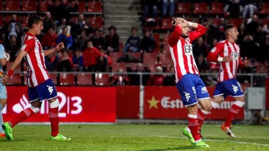 Portu, en primer pla, es lamenta d&#039;una ocasió fallada dissabte passat contra el Rayo a Montilivi.