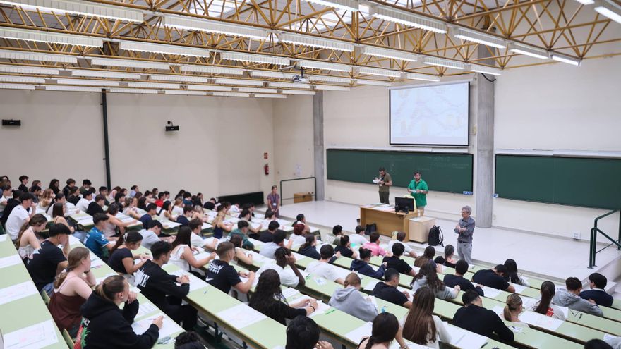 Éstas son las notas de corte de la Universidad de Oviedo para el próximo curso: hay tres grados por encima del 13