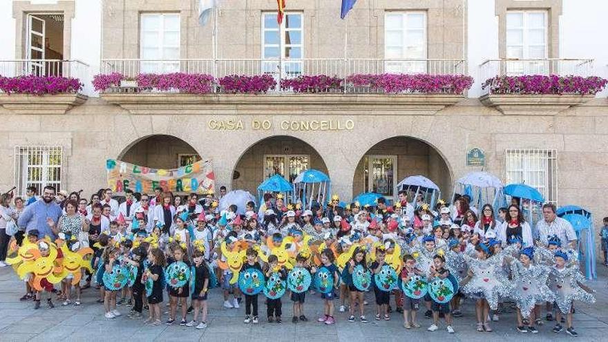 Los participantes en el desfile de la &quot;Ludobatucada&quot;. // FdV