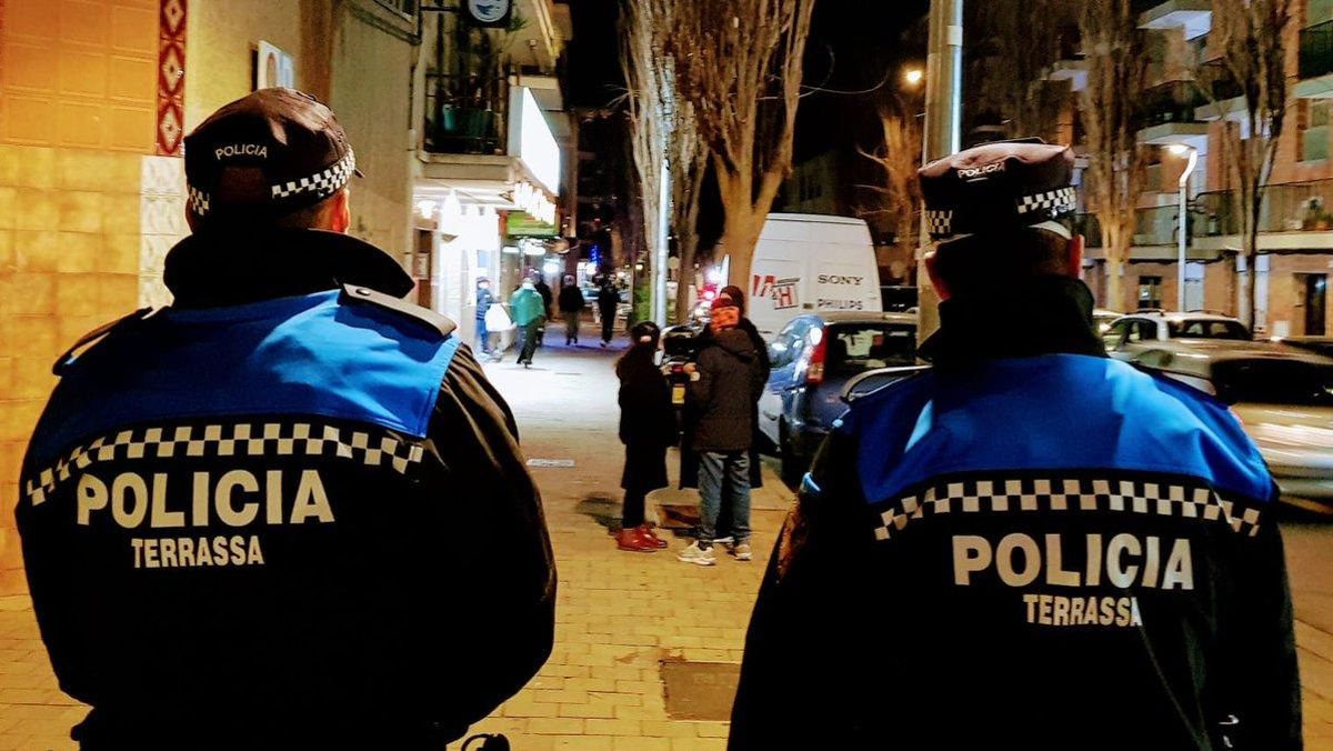 Denuncien una veïna de Terrassa per quadruplicar la taxa d’alcoholèmia al xocar contra una paperera