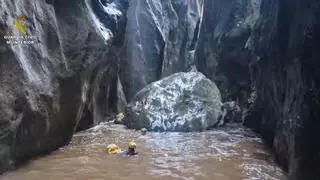 Urlauber von Sturzbach mitgerissen: Rettungsteam findet Schuh und Hose