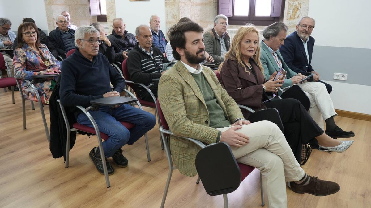 María Luisa Calvo, junto con Juan García Gallardo, cuando éste era el líder regional de Vox.