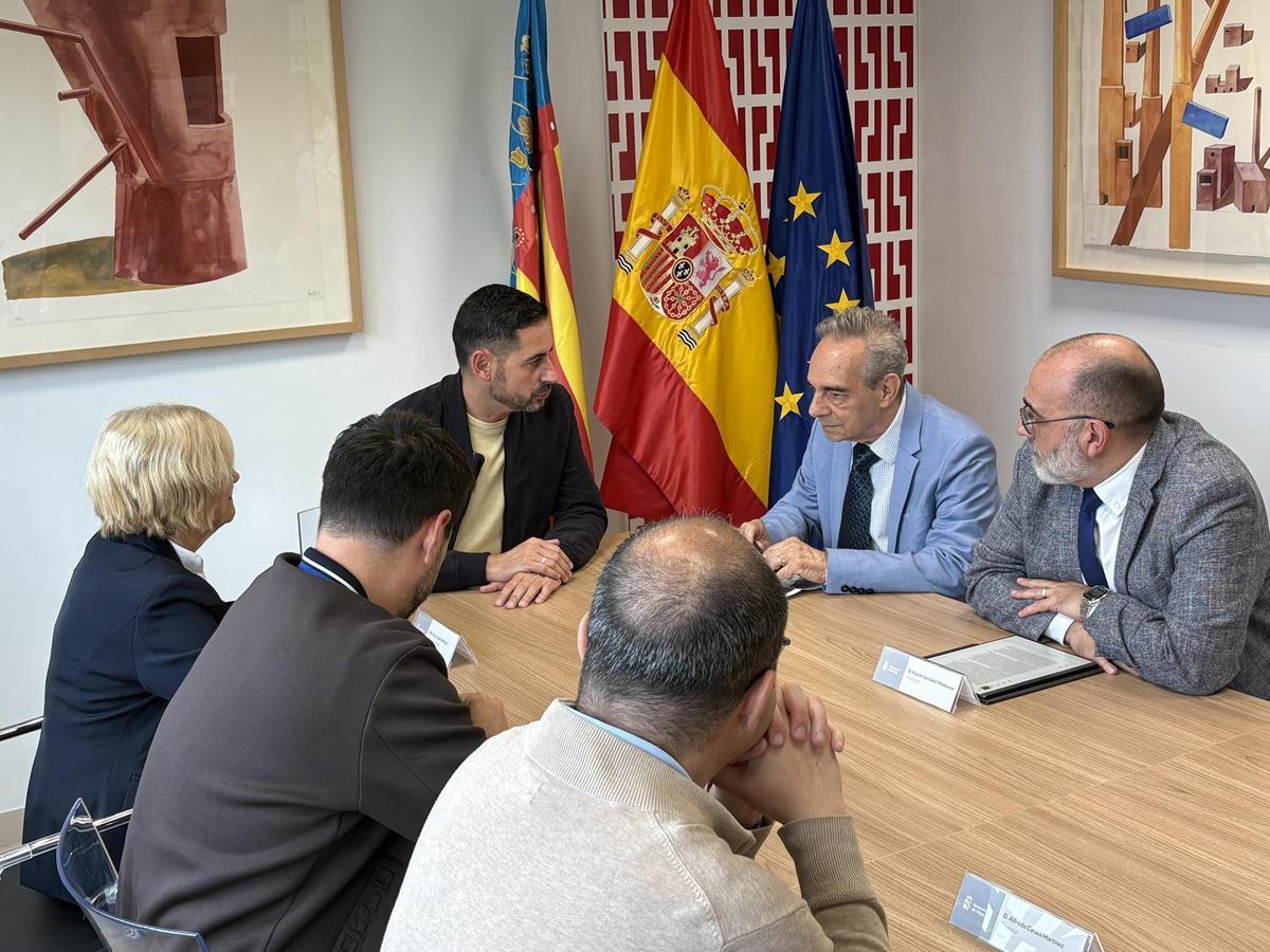 Un momento de la recepción del profesor Thomas Calvo, nacido en Mislata.