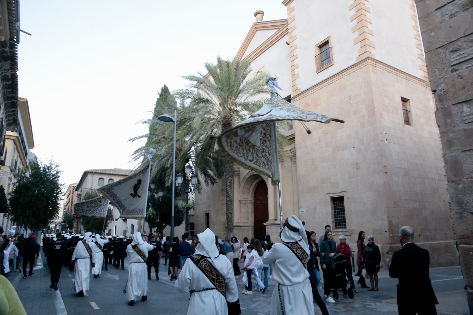 Las mejores fotos de la Recogida de banderas del Paso Blanco y el Azul en Lorca