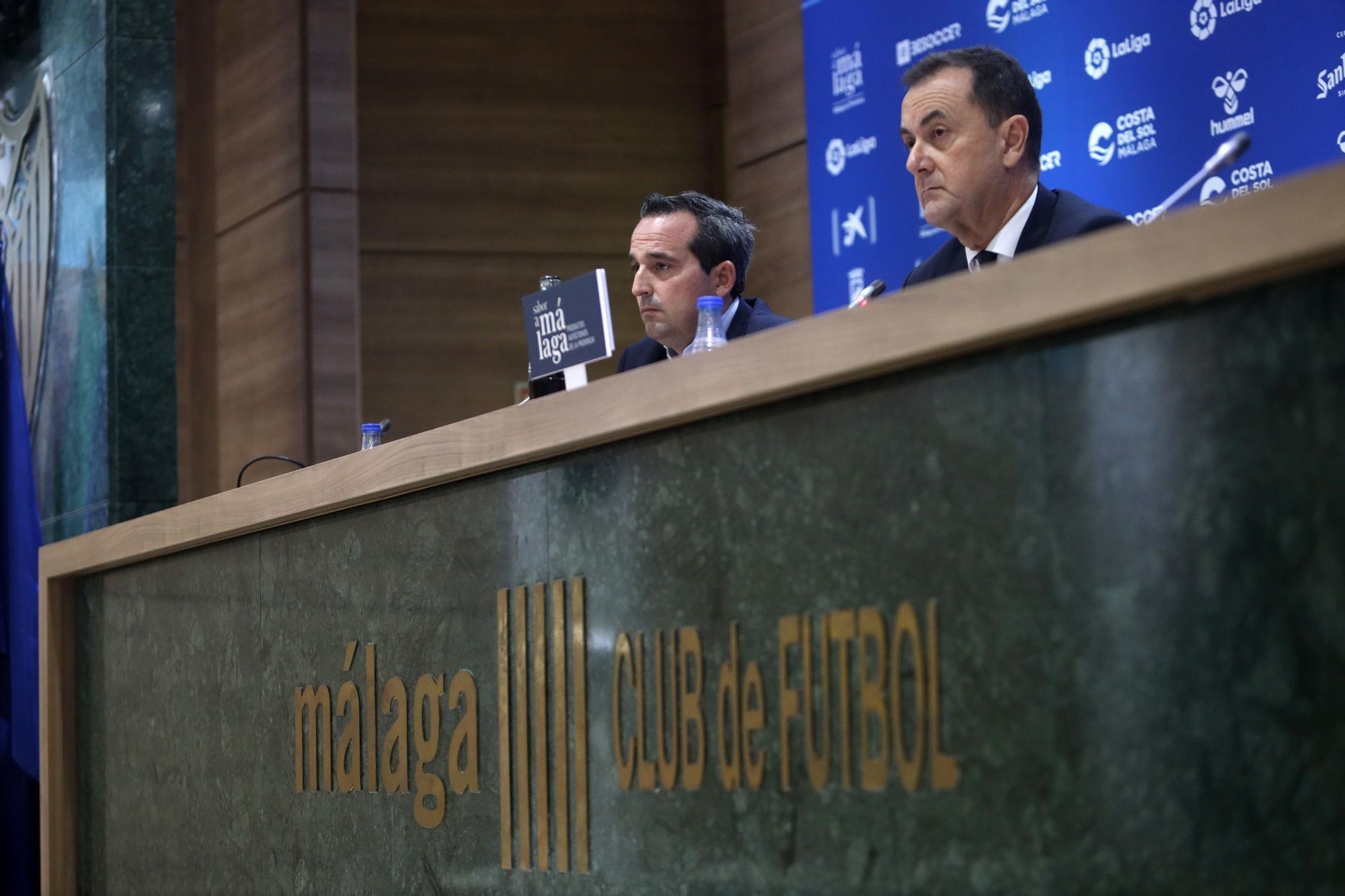 José María Muñoz y Kike Pérez, administrador concursal y director general del Málaga CF, en rueda de prensa