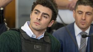 Gran jurado acusa formalmente a Mangione de asesinato con arma de fuego y tres cargos más