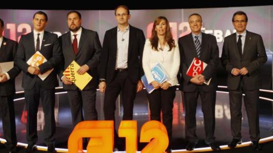 Alfons López Tena (SI), Albert Rivera (Ciutadans), Oriol Junqueras (ERC), Joan Herrera (ICV-EUiA), Alícia Sánchez-Camacho (PPC), Pere Navarro Partit (PSC) y Artur Mas (CiU).