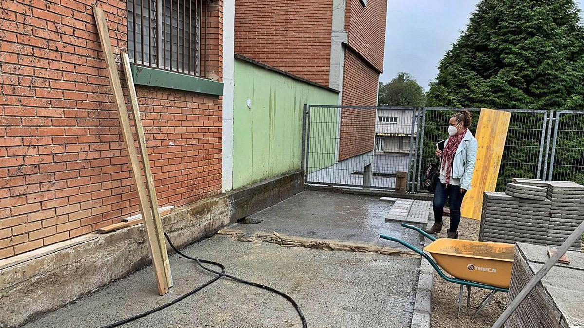 El colegio Xentiquina, en Lieres (Siero), mejora sus accesos